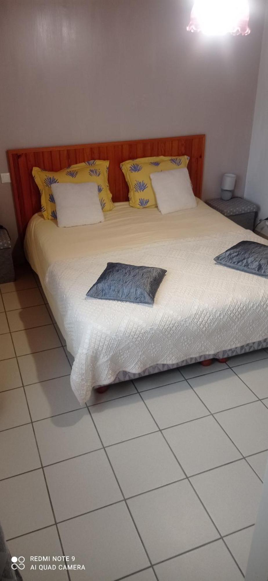 Chambre D'Hotes Les Ormeaux Saint-Georges-des-Coteaux Luaran gambar